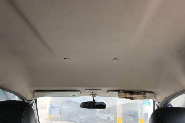 Used FORTHING Lingzhi 2014 M3 1.6L 7-Seater Comfort Model Headliner
