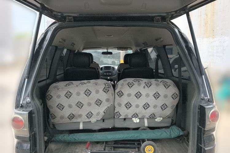 Used FORTHING Lingzhi 2014 M3 1.6L 7-Seater Comfort Model Trunk