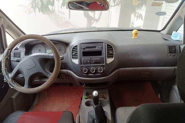 Used FORTHING Lingzhi 2014 V3 1.5L 7-Seater Comfort Model Center Console