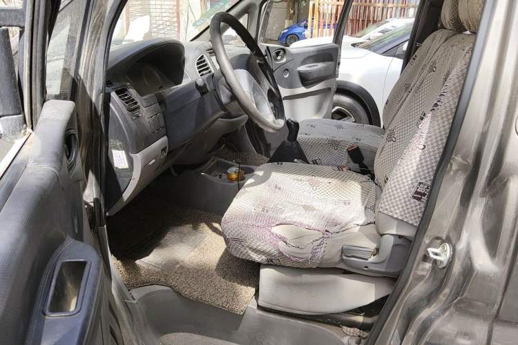 Used FORTHING Lingzhi 2014 V3 1.5L 5-seat Standard Model I Driver Seat