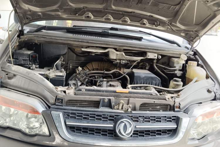 Used FORTHING Lingzhi 2014 V3 1.5L 7-Seater Comfort Model Engine Bay