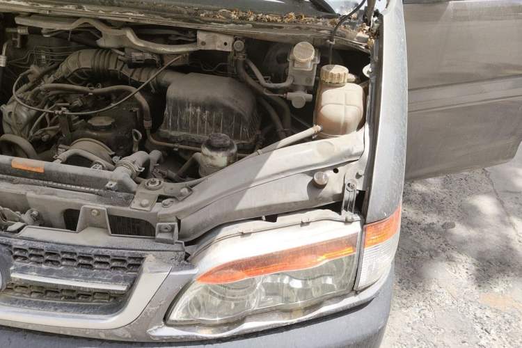 Used FORTHING Lingzhi 2014 V3 1.5L 5-seat Standard Model I Engine Bay Left