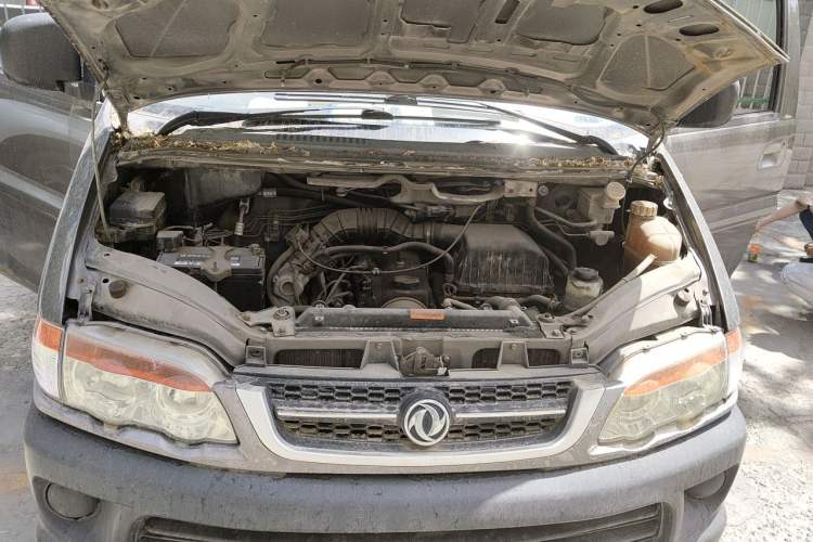 Used FORTHING Lingzhi 2014 V3 1.5L 5-seat Standard Model I Engine Bay