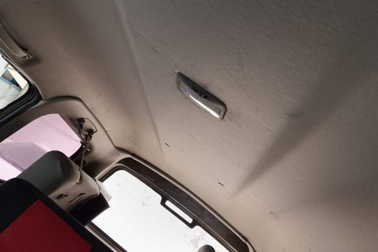 Used FORTHING Lingzhi 2014 V3 1.5L 7-Seater Comfort Model Headliner
