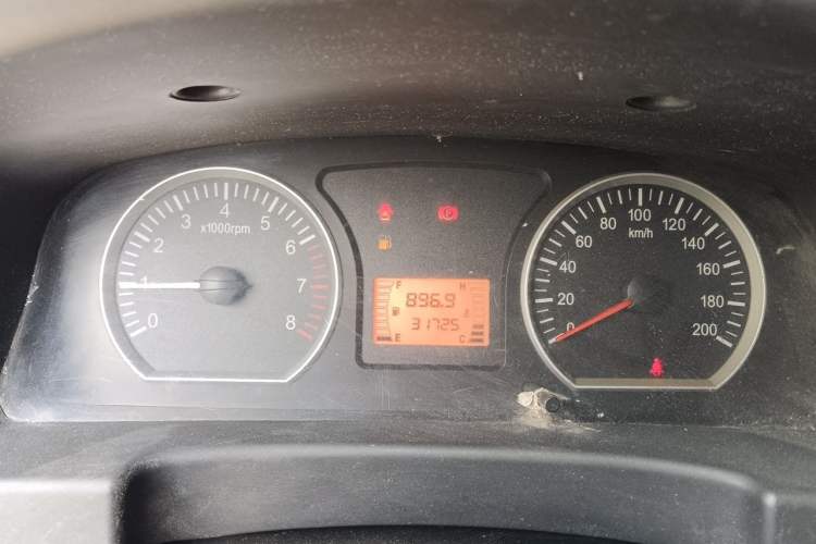Used FORTHING Lingzhi 2014 V3 1.5L 7-Seater Comfort Model Instrument Cluster