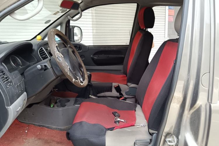 Used FORTHING Lingzhi 2014 V3 1.5L 7-Seater Comfort Model Left Front Seat