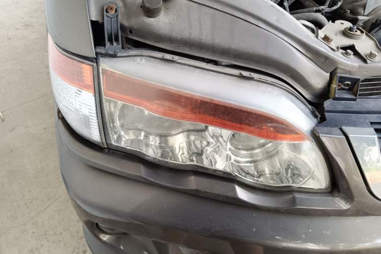 Used FORTHING Lingzhi 2014 V3 1.5L 7-Seater Comfort Model Right Front Headlight