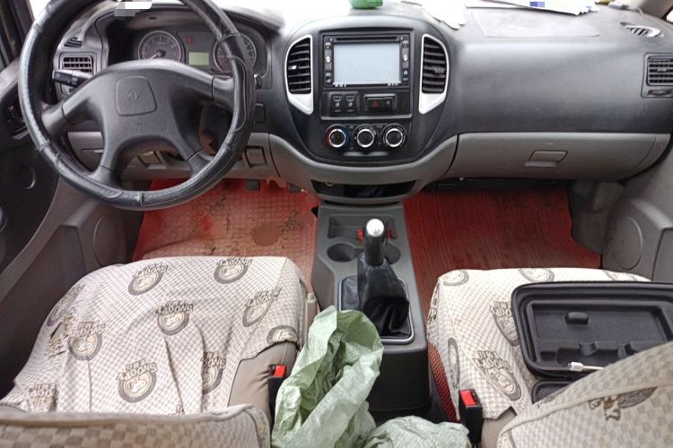 Used FORTHING Lingzhi 2014 V3 1.5L 7-Seater Standard Model II Center Console