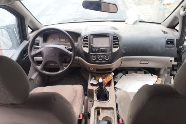 Used FORTHING Lingzhi 2014 V3 1.5L 5-seat Standard Model I Center Console