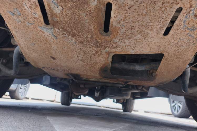 Used FORTHING Lingzhi 2014 V3 1.5L 7-Seater Standard Model II Chassis Front