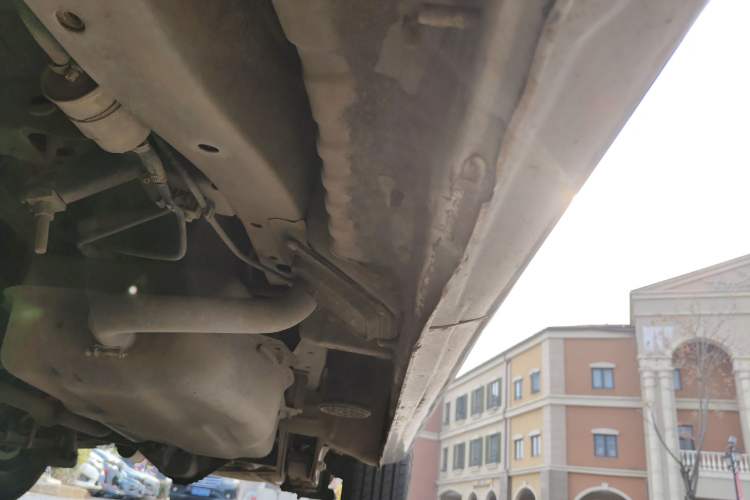 Used FORTHING Lingzhi 2014 M3 1.6L 7-Seater Comfort Model Chassis Front Left
