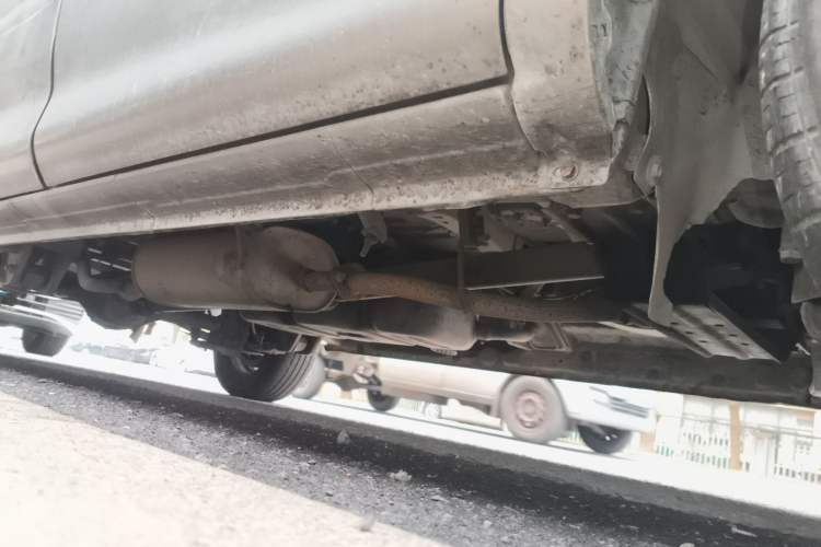 Used FORTHING Lingzhi 2014 V3 1.5L 5-seat Standard Model I Chassis Front Right