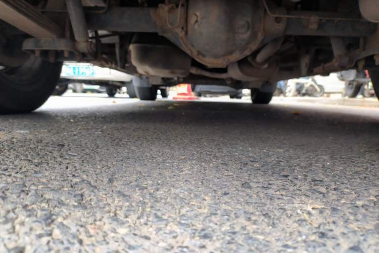 Used FORTHING Lingzhi 2014 M3 1.6L 7-Seater Comfort Model Chassis Rear