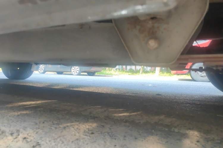 Used FORTHING Lingzhi 2014 V3 1.5L 7-Seater Standard Model II Chassis Rear Left
