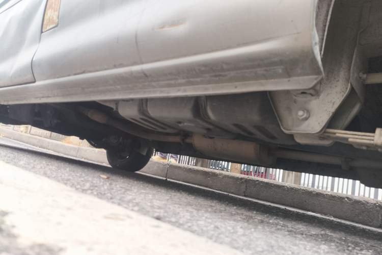 Used FORTHING Lingzhi 2014 V3 1.5L 5-seat Standard Model I Chassis Rear Left