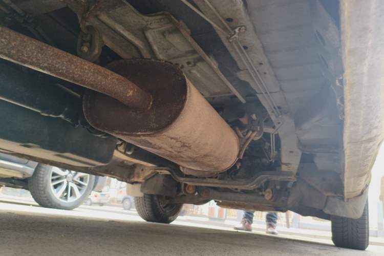 Used FORTHING Lingzhi 2014 V3 1.5L 7-Seater Standard Model II Chassis Rear Right