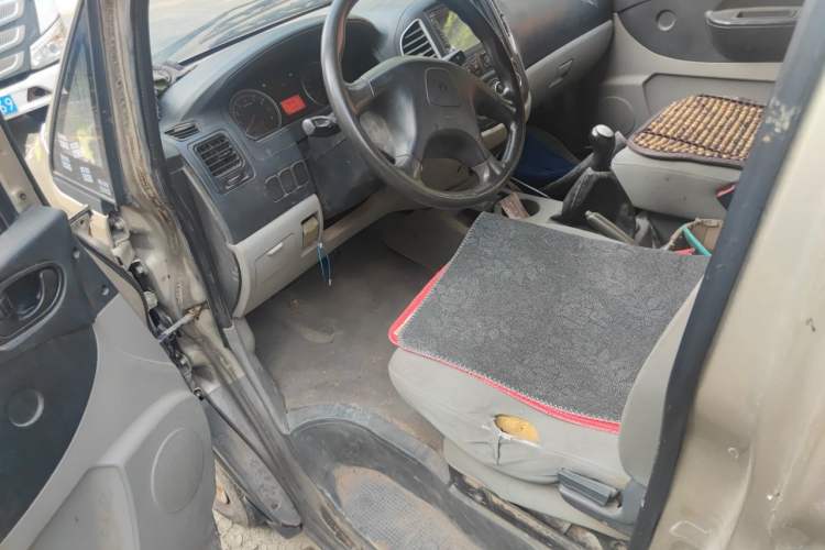 Used FORTHING Lingzhi 2014 V3 1.5L 7-Seater Standard Model II Driver Seat