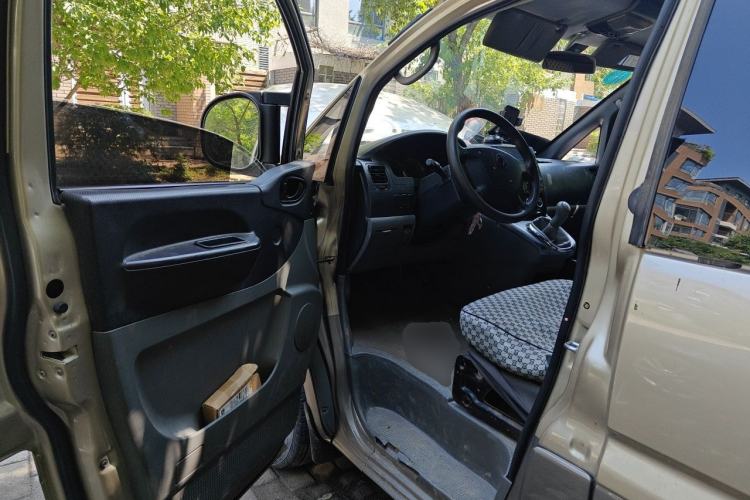 Used FORTHING Lingzhi 2014 M5 Q7 2.0L 7-seat Long-wheelbase Comfort Version Driver Seat