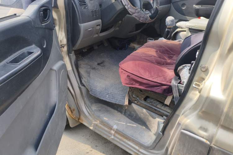 Used FORTHING Lingzhi 2014 V3 1.5L 7-Seater Standard Model II Driver Seat