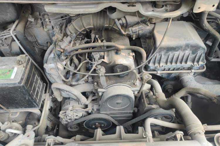 Used FORTHING Lingzhi 2014 V3 1.5L 7-Seater Standard Model II Engine Bay