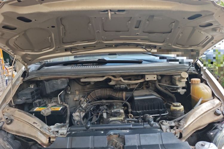 Used FORTHING Lingzhi 2014 M3 1.6L 7-Seater Comfort Model Engine Bay
