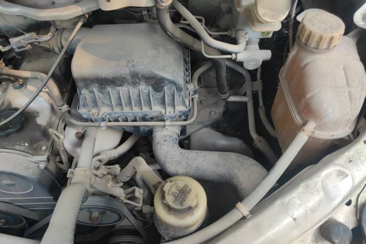 Used FORTHING Lingzhi 2014 V3 1.5L 7-Seater Standard Model II Engine Bay Left