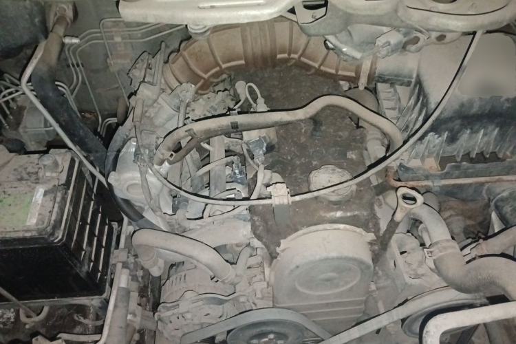Used FORTHING Lingzhi 2014 M3 1.6L 7-seater Standard Model Engine Bay