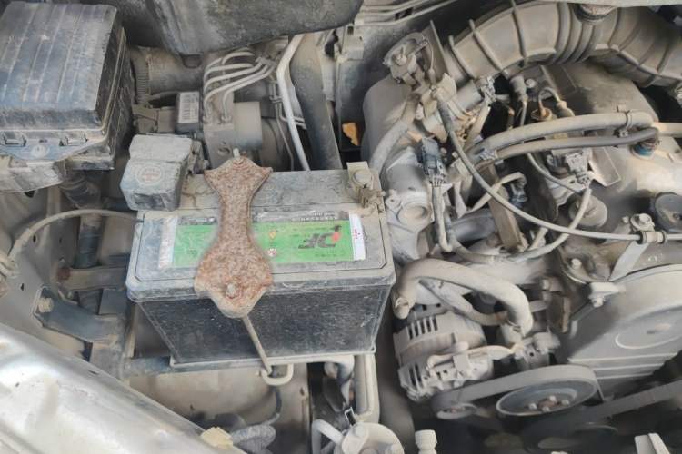 Used FORTHING Lingzhi 2014 V3 1.5L 7-Seater Standard Model II Engine Bay Right