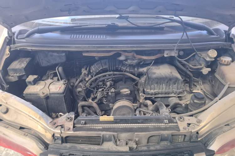 Used FORTHING Lingzhi 2014 V3 1.5L 7-Seater Comfort Model Engine Bay