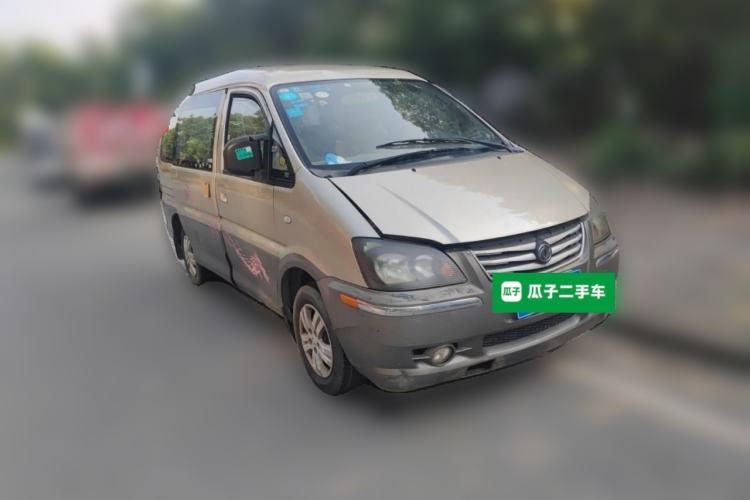 Used FORTHING Lingzhi 2014 V3 1.5L 7-Seater Standard Model II Front Right 45 Deg