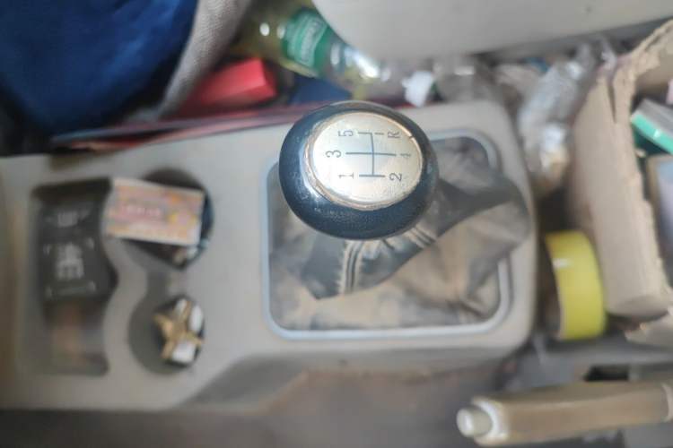 Used FORTHING Lingzhi 2014 V3 1.5L 7-Seater Standard Model II Gear Lever