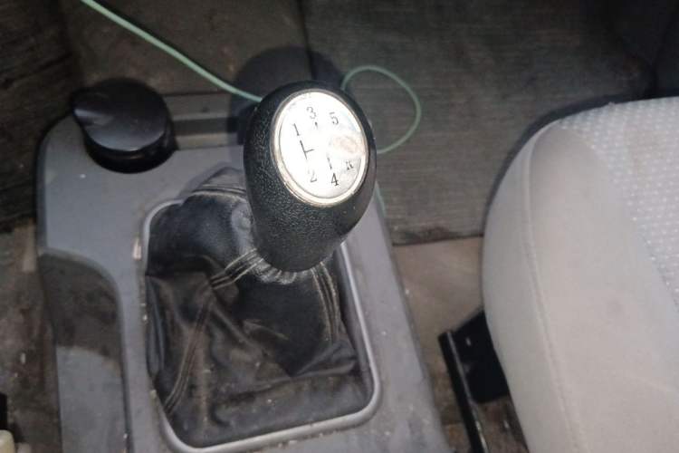 Used FORTHING Lingzhi 2014 M3 1.6L 7-seater Standard Model Gear Lever