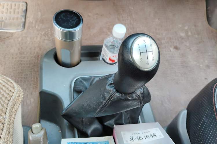 Used FORTHING Lingzhi 2014 M3 1.6L 7-Seater Comfort Model Gear Lever