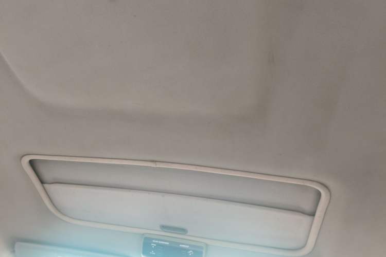 Used FORTHING Lingzhi 2014 M5 Q3 2.0L 7-seat Short-Wheelbase Luxury Model Headliner