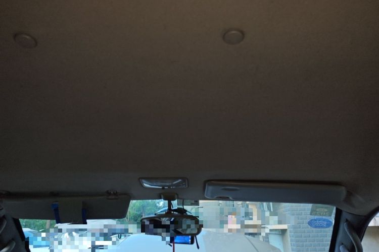 Used FORTHING Lingzhi 2014 M3 1.6L 7-Seater Comfort Model Headliner