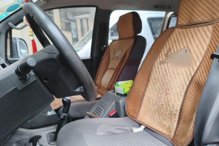 Used FORTHING Lingzhi 2014 M5 Q7 2.0L 7-seat Long-wheelbase Comfort Version Left Front Seat