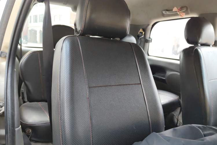 Used FORTHING Lingzhi 2014 M3 1.6L 7-Seater Comfort Model Left Rear Seat