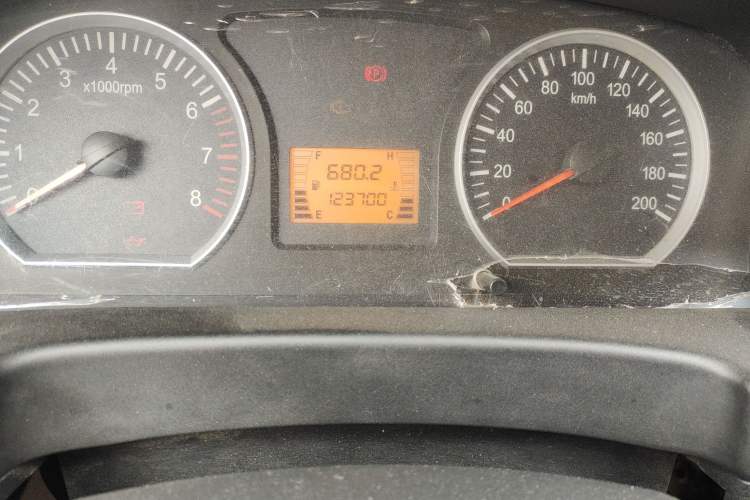 Used FORTHING Lingzhi 2014 M3 1.6L 7-seater Standard Model Odometer Close Up