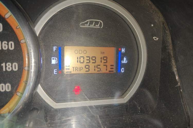 Used FORTHING Lingzhi 2014 M5 Q7 2.0L 7-seat Long-wheelbase Comfort Version Odometer Close Up