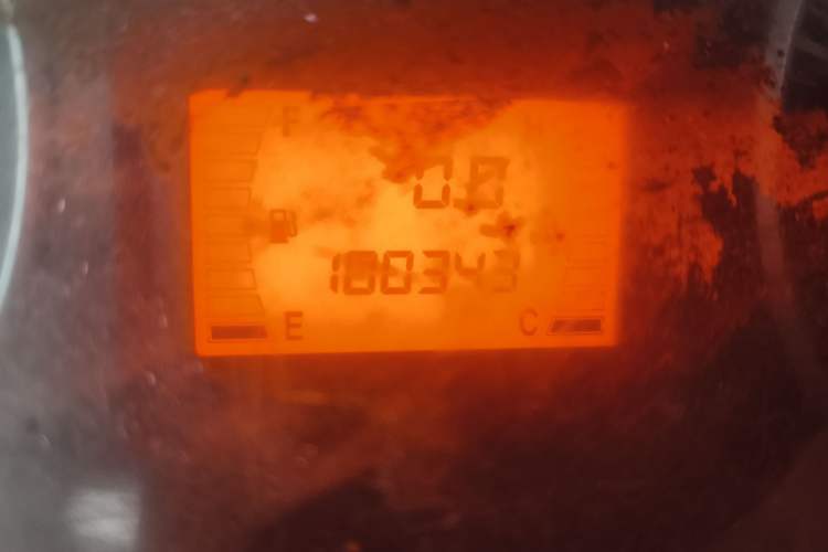 Used FORTHING Lingzhi 2014 V3 1.5L 5-seat Standard Model I Odometer Close Up