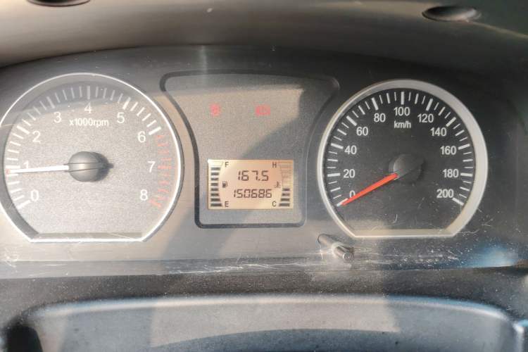 Used FORTHING Lingzhi 2014 M3 1.6L 7-Seater Comfort Model Odometer Close Up