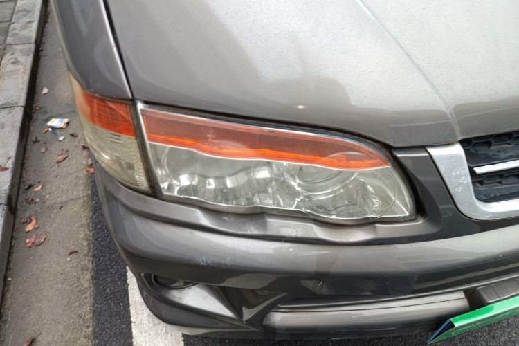 Used FORTHING Lingzhi 2014 V3 1.5L 7-Seater Standard Model II Right Front Headlight