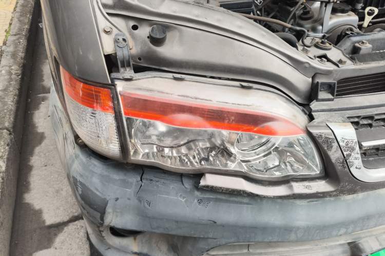 Used FORTHING Lingzhi 2014 V3 1.5L 5-seat Standard Model I Right Front Headlight