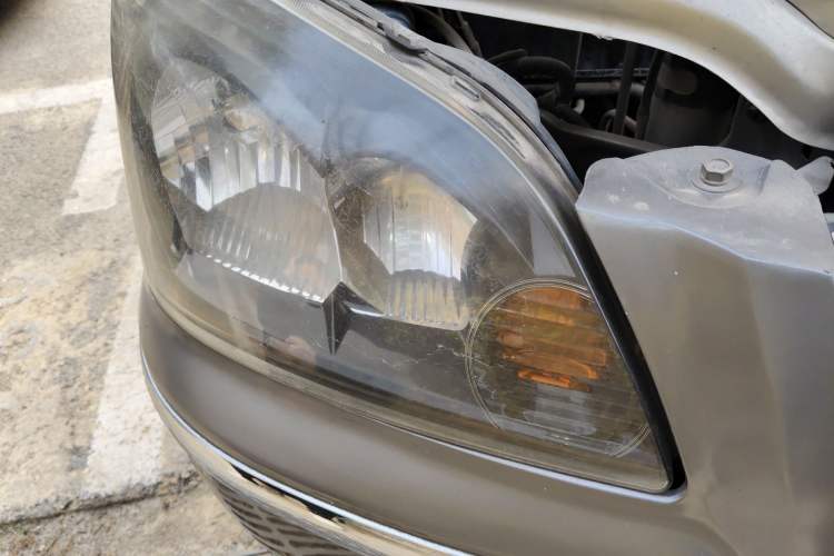 Used FORTHING Lingzhi 2014 M3 1.6L 7-Seater Comfort Model Right Front Headlight