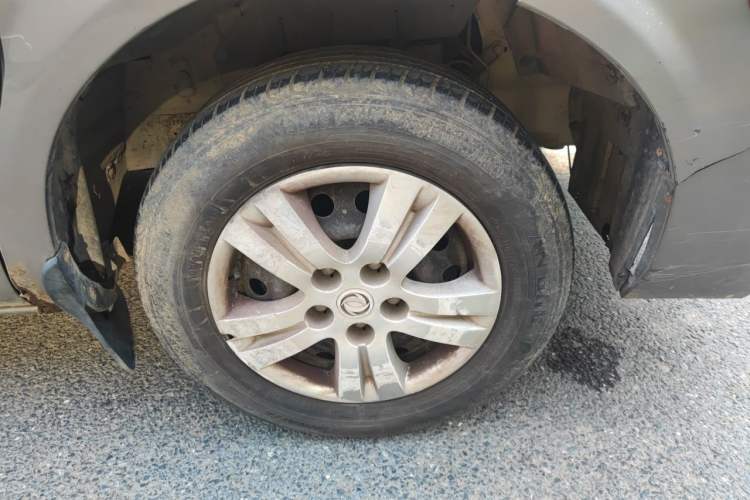 Used FORTHING Lingzhi 2014 V3 1.5L 7-Seater Standard Model II Right Front Wheel Hub