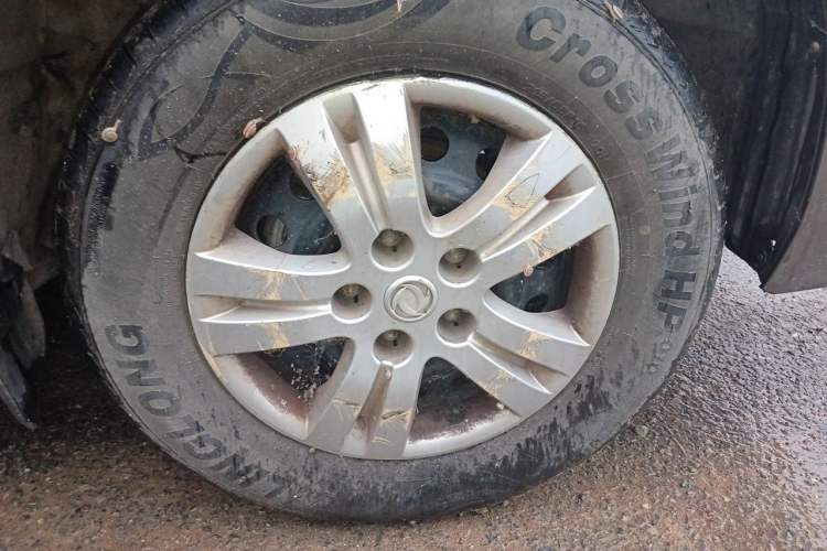 Used FORTHING Lingzhi 2014 M3 1.6L 7-seater Standard Model Right Front Wheel Hub
