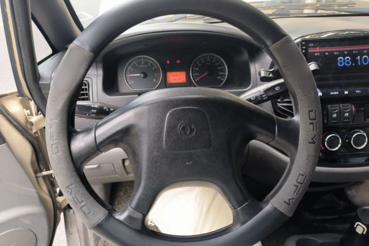Used FORTHING Lingzhi 2014 M3 1.6L 7-Seater Comfort Model Steering Wheel