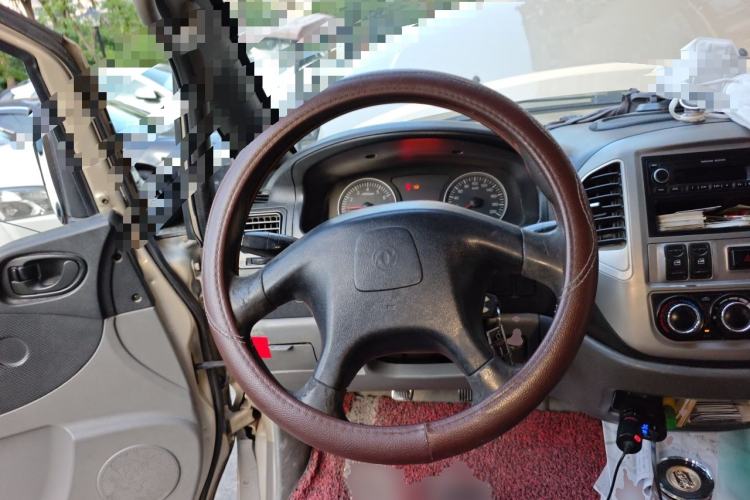 Used FORTHING Lingzhi 2014 M3 1.6L 7-Seater Comfort Model Steering Wheel