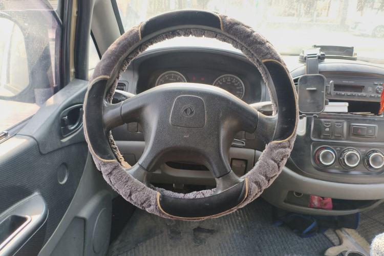 Used FORTHING Lingzhi 2014 V3 1.5L 7-Seater Standard Model II Steering Wheel