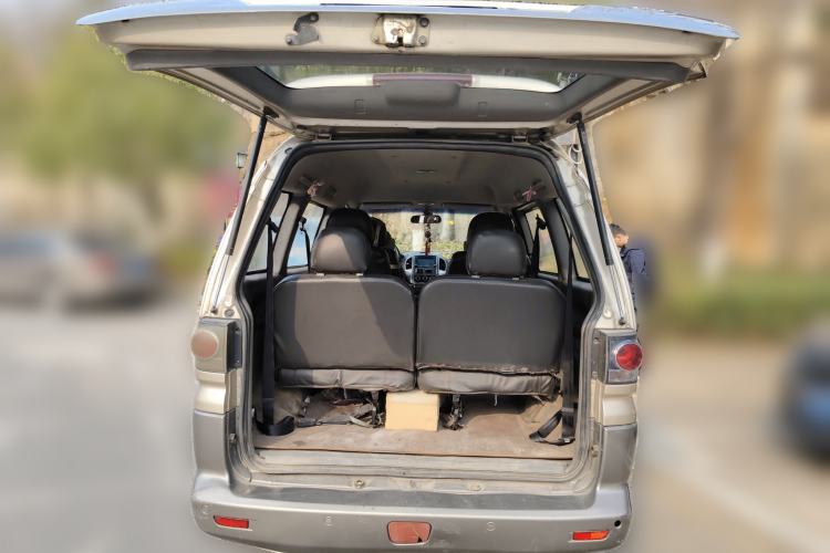 Used FORTHING Lingzhi 2014 M3 1.6L 7-Seater Comfort Model Trunk
